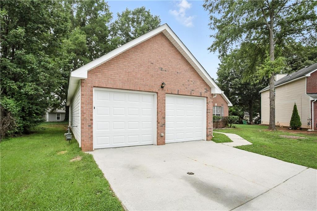 6139 Idlewood Manor
