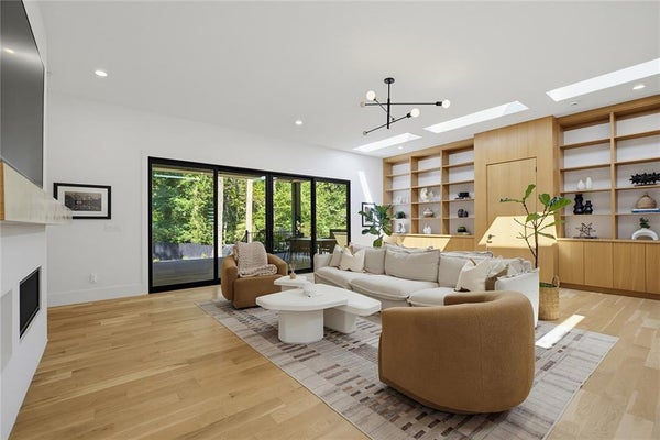 2030 CLAIRMONT TER NE, ATLANTA, GA 30345 - Image b7cbae984fa2a5a6ebfe4461e8dead1c/1298089681