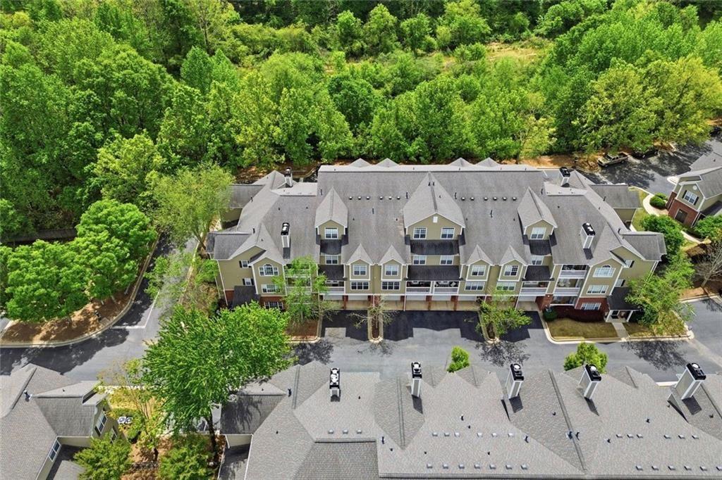 2111 Woodland Lane
