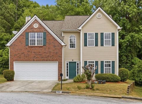 Homes For Sale - 5507 Walnut Lane<br/> Lithonia, GA 30038