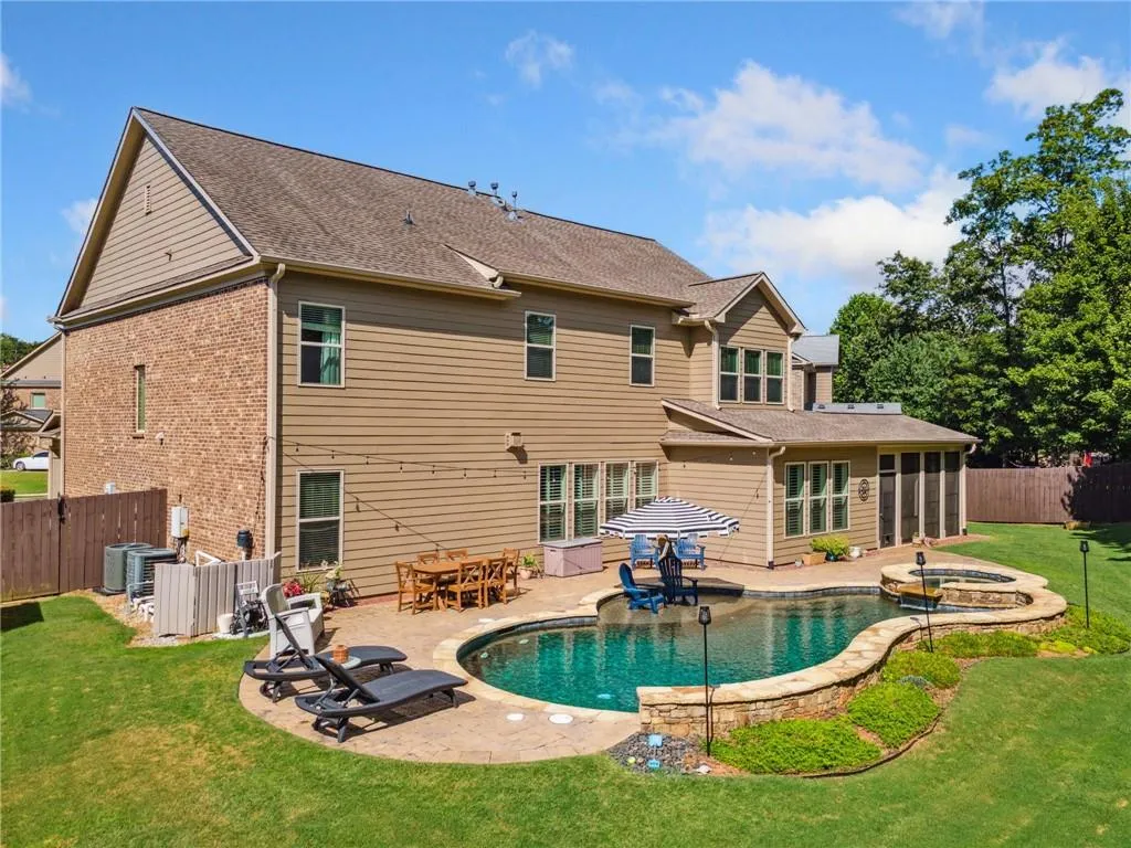 Alpharetta, Georgia 30005, United States, 5 Bedrooms Bedrooms, ,4 BathroomsBathrooms,Residential,Active,171186