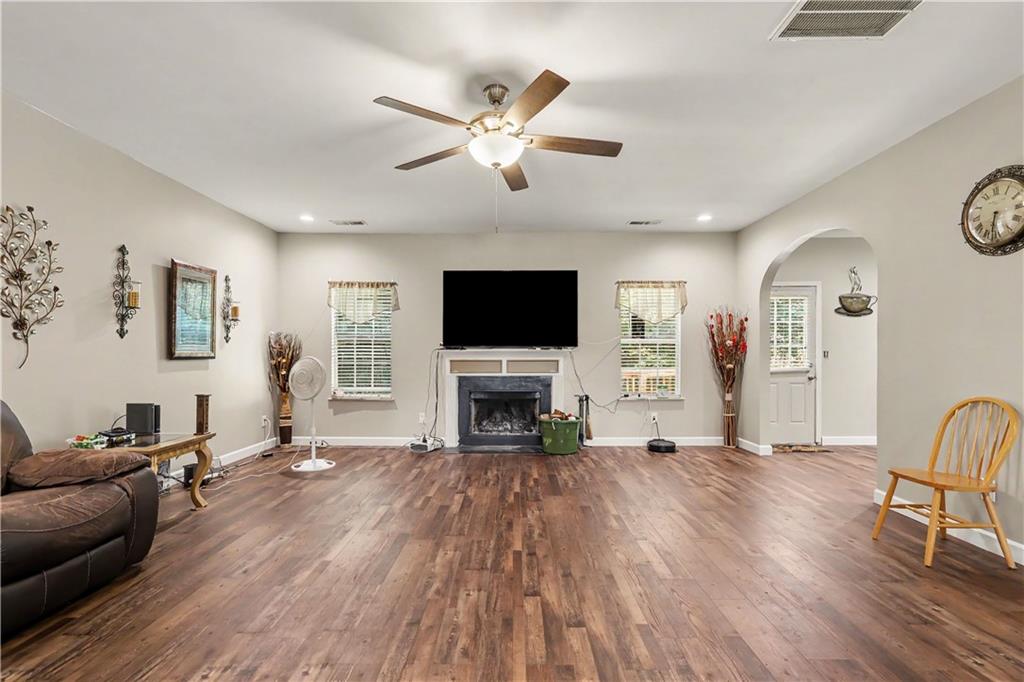 2701 Oakmont Way