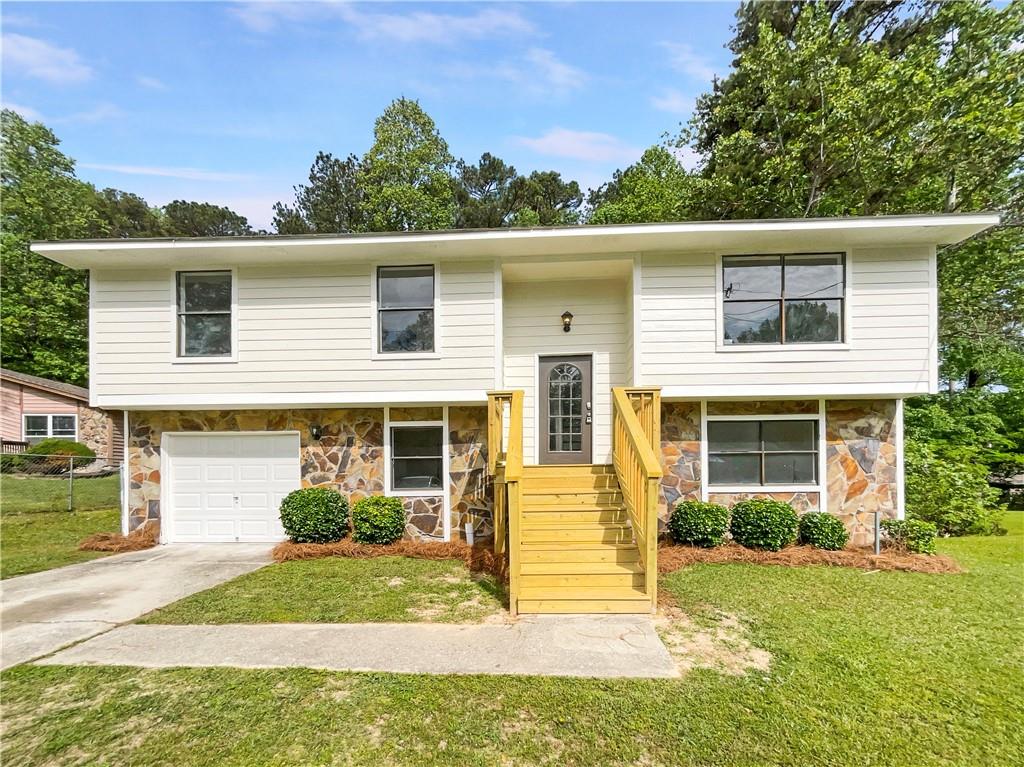 6735 Smoke Ridge Drive, Atlanta, Georgia image 1