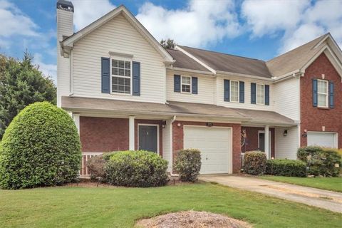 Townhouse For Sale - 275 Cottonwood Creek Circle<br/> Canton, GA 30114