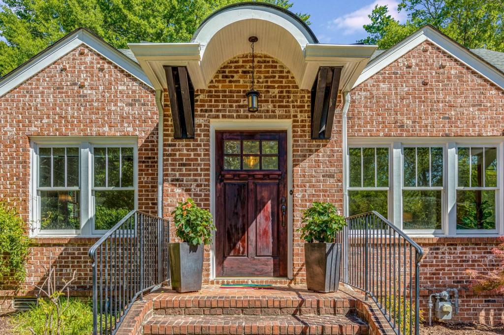 1256 Spring Valley Lane NE