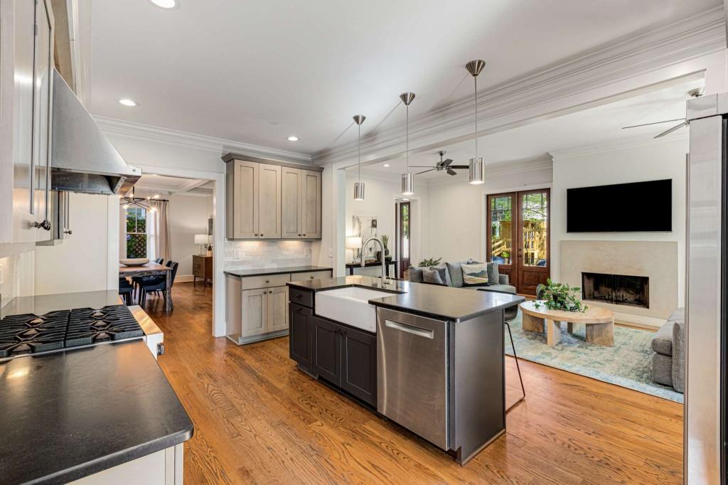 1256 Spring Valley Lane, Atlanta, Georgia image 22