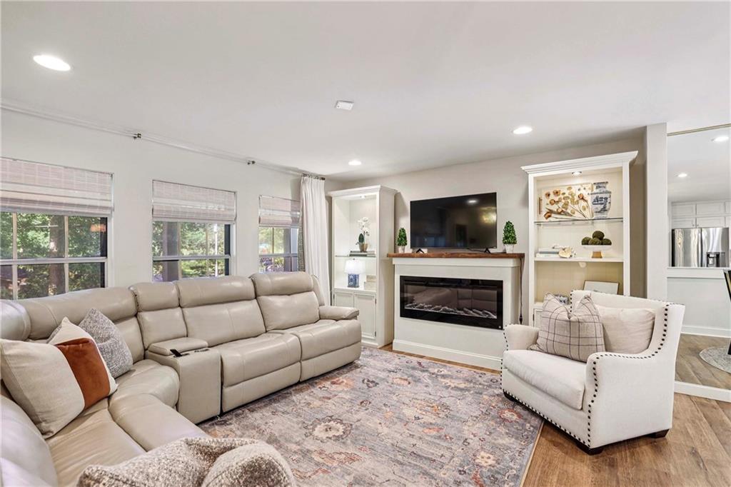1112 Mayfield Drive