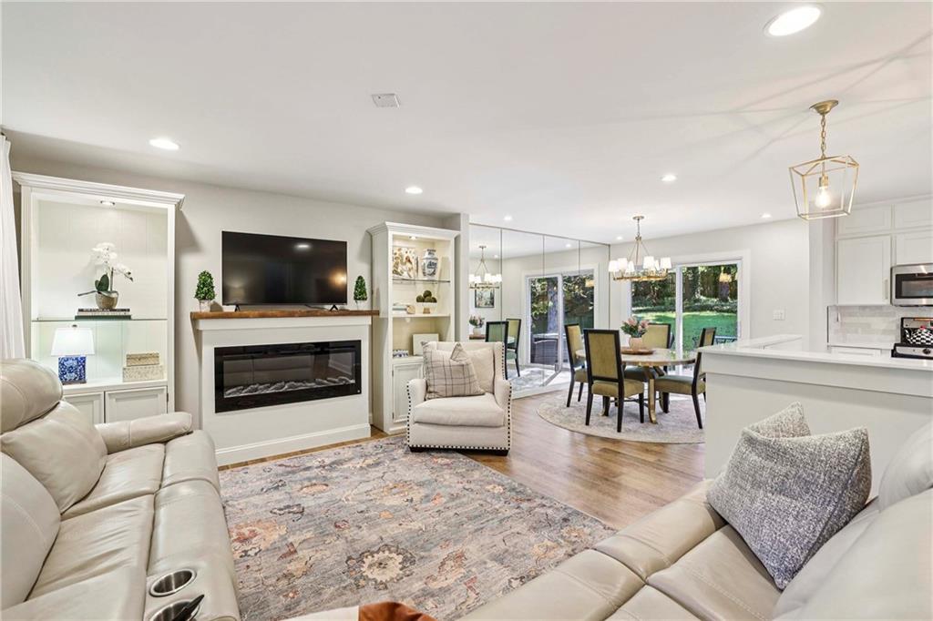 1112 Mayfield Drive