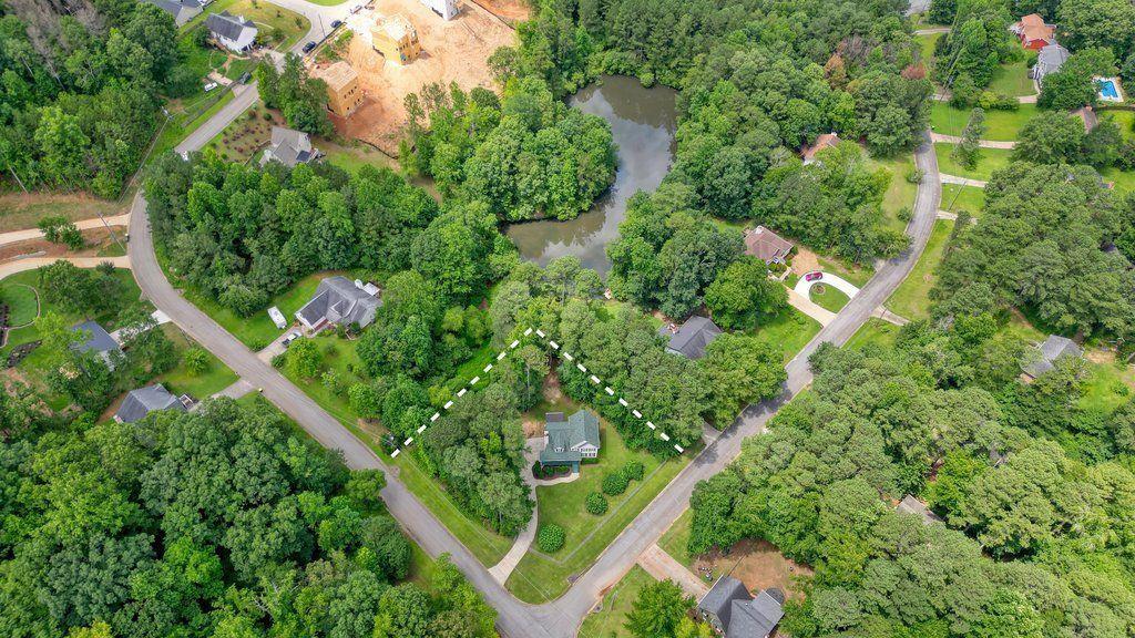 12 Paces Lakes Point