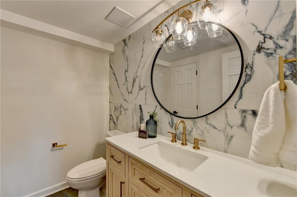 1450 Cedarhurst Drive, Dunwoody, Georgia image 41