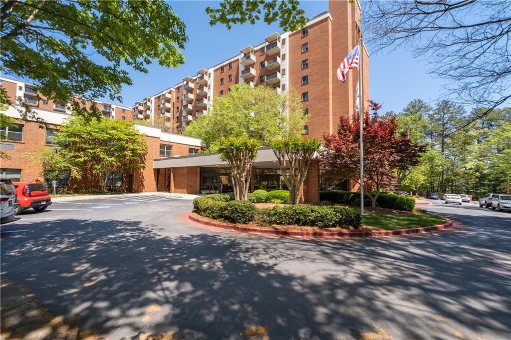 300 Johnson Ferry Road B915