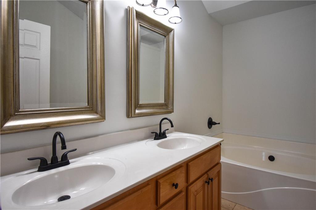 Hillcrest Oaks - Residential