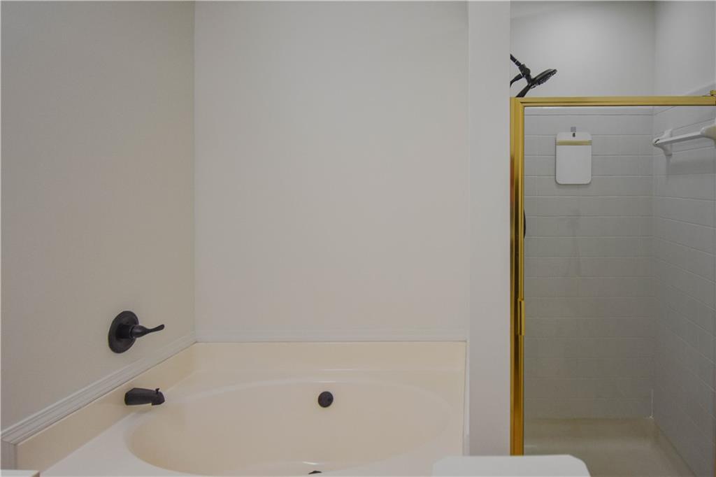 Hillcrest Oaks - Residential