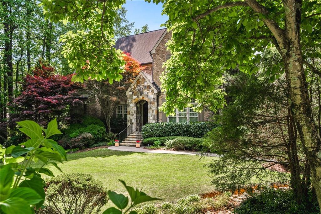 2720 Orchard Knob SE