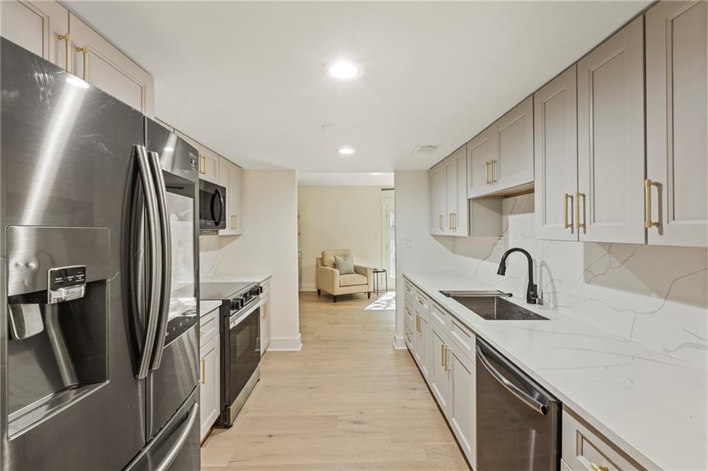 72 Ivy Parkway NE
