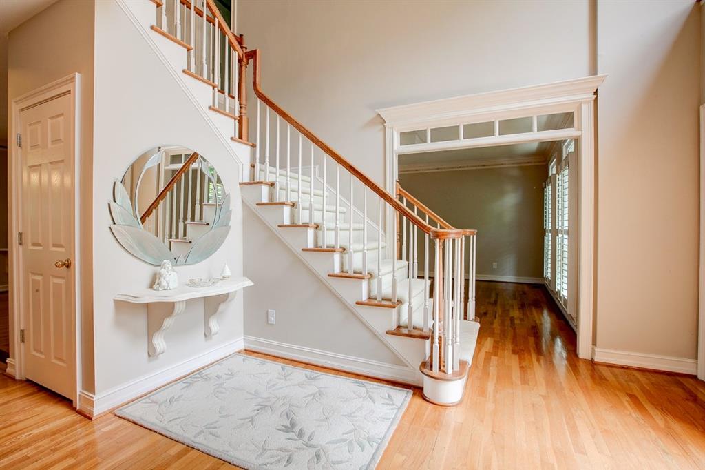 3305 Greencastle NE