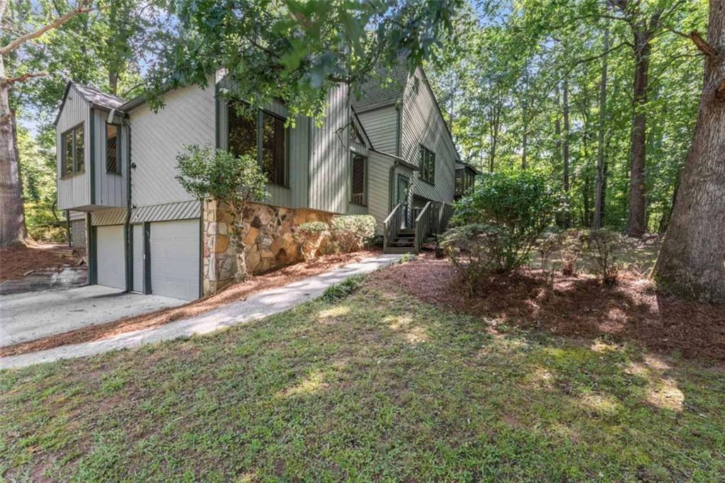 1909 Winding Creek Lane SW