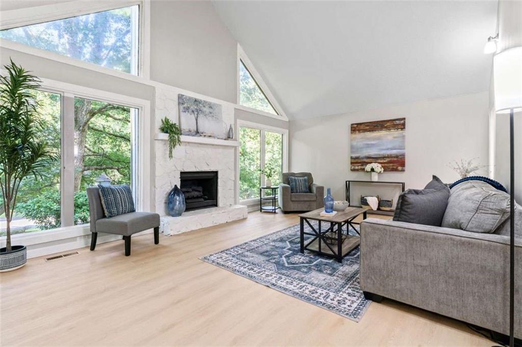 1909 Winding Creek Lane SW