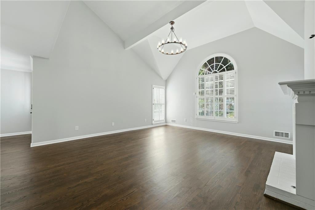 1122 Club Trace NE