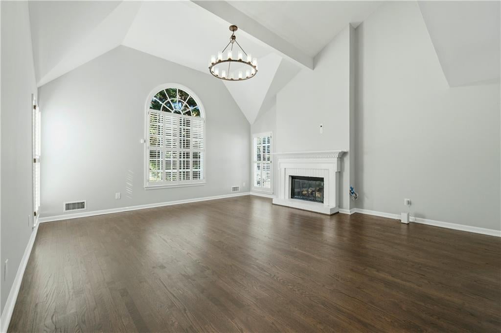 1122 Club Trace NE