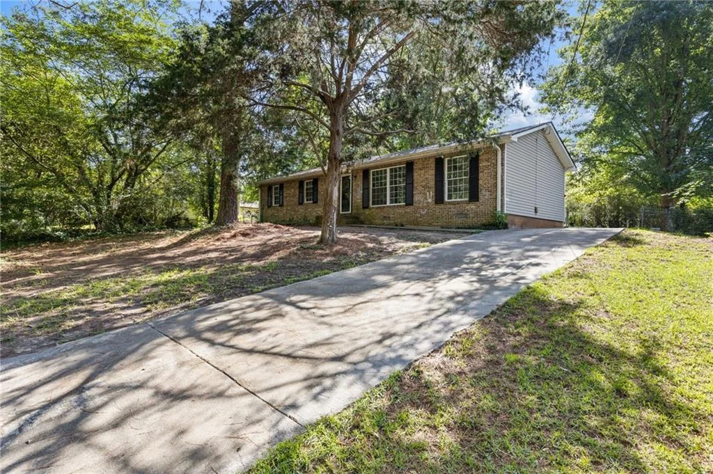 594 Kingston Lane