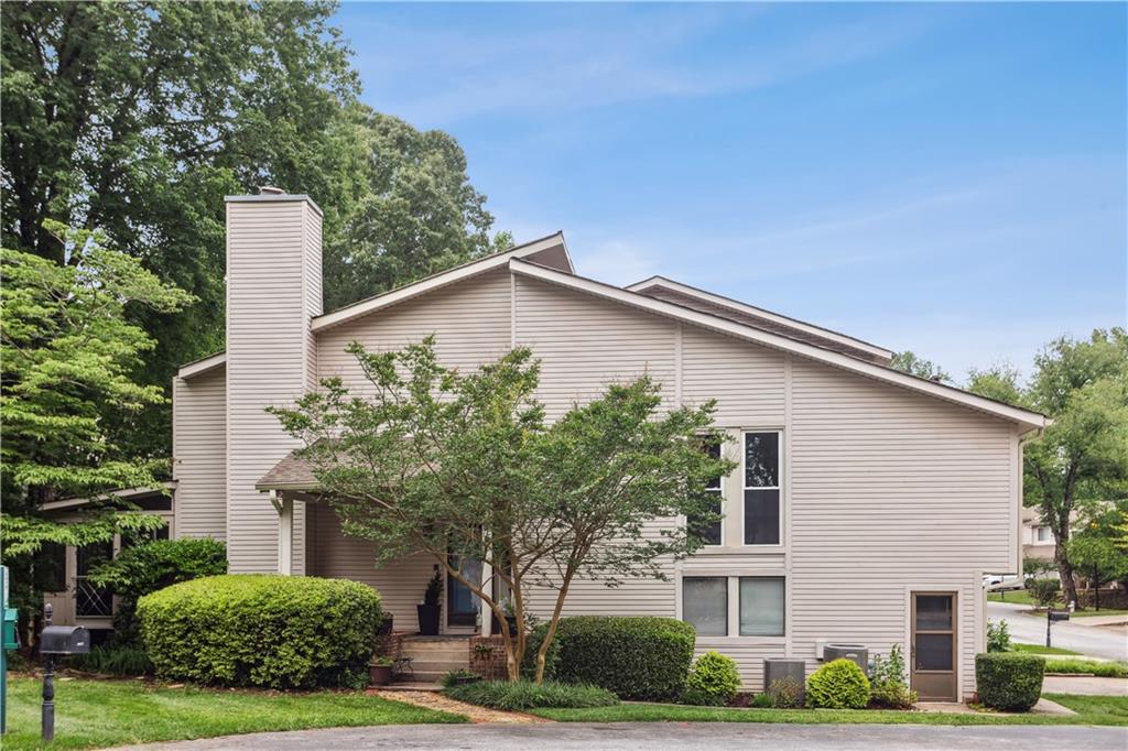 Pinecrest Townhomes - Residential