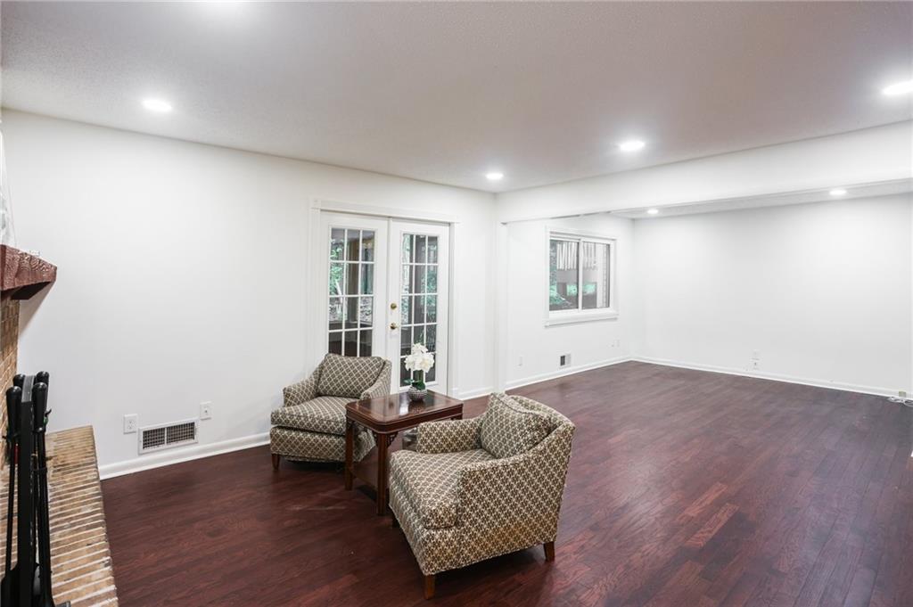 Pinecrest Townhomes - Residential