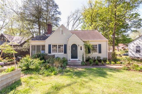 Photo of 954 Sylvan Place SW, Atlanta, GA 30310 (MLS # 7749255)
