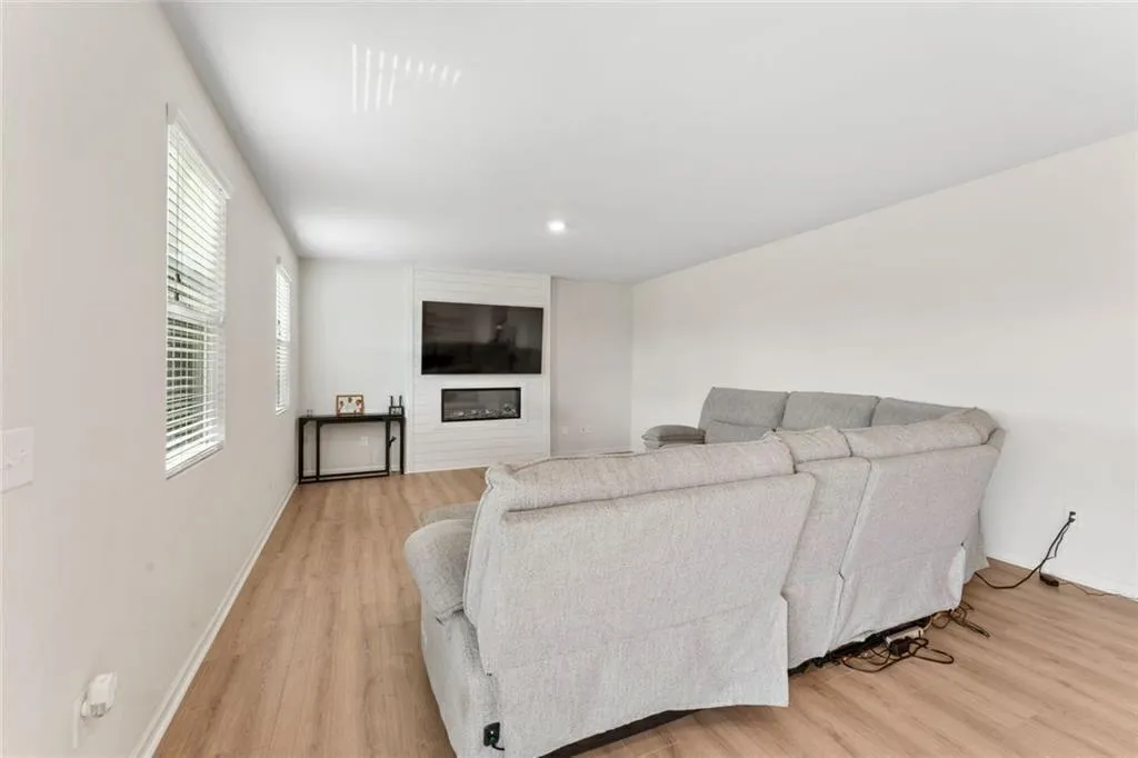 Dallas, Georgia 30132, United States, 5 Bedrooms Bedrooms, ,3 BathroomsBathrooms,Residential,Active,202645