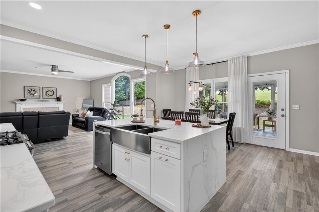 1453 Highland Heights Trail