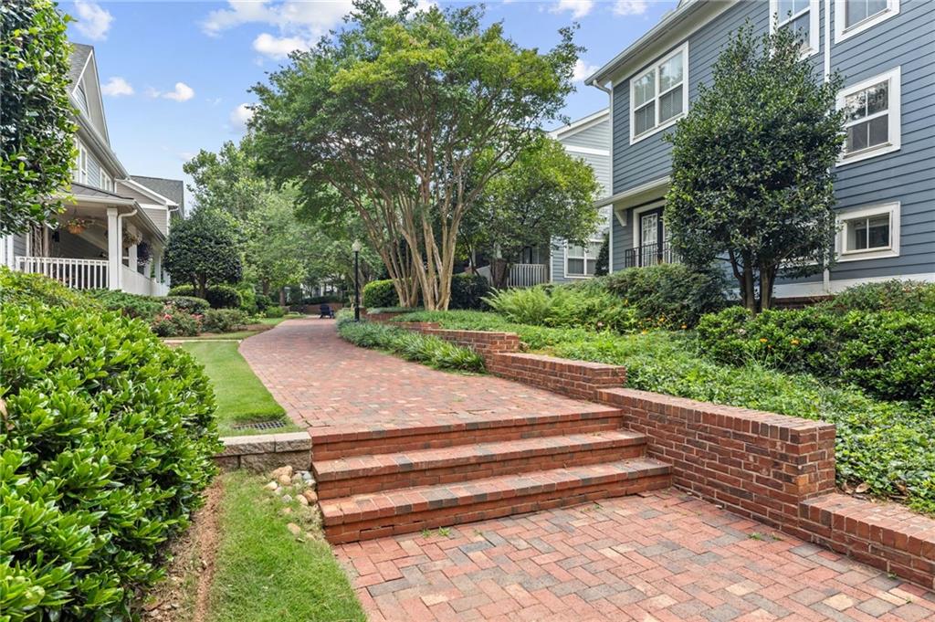 268 Carlyle Park Drive NE