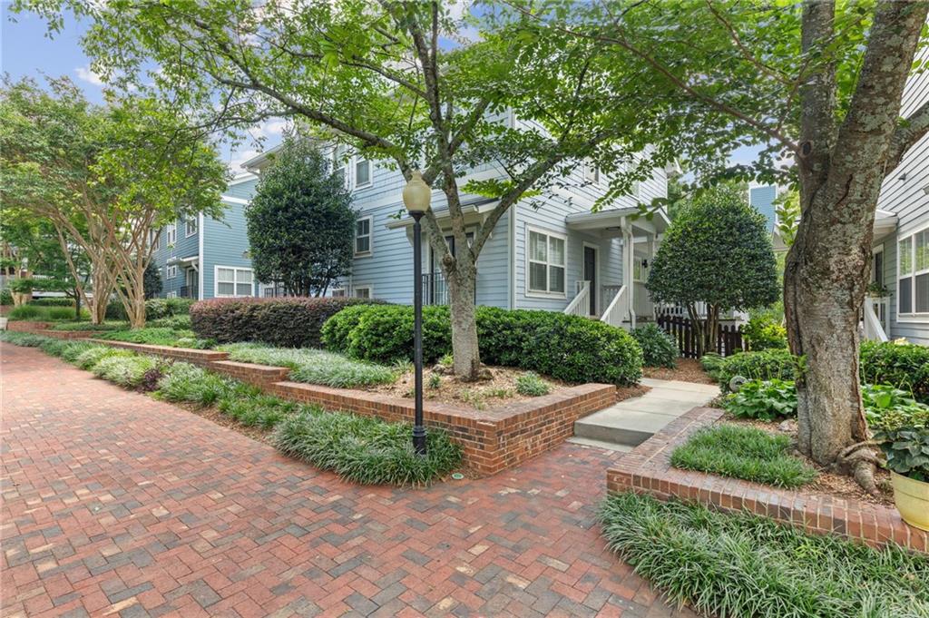 268 Carlyle Park Drive NE