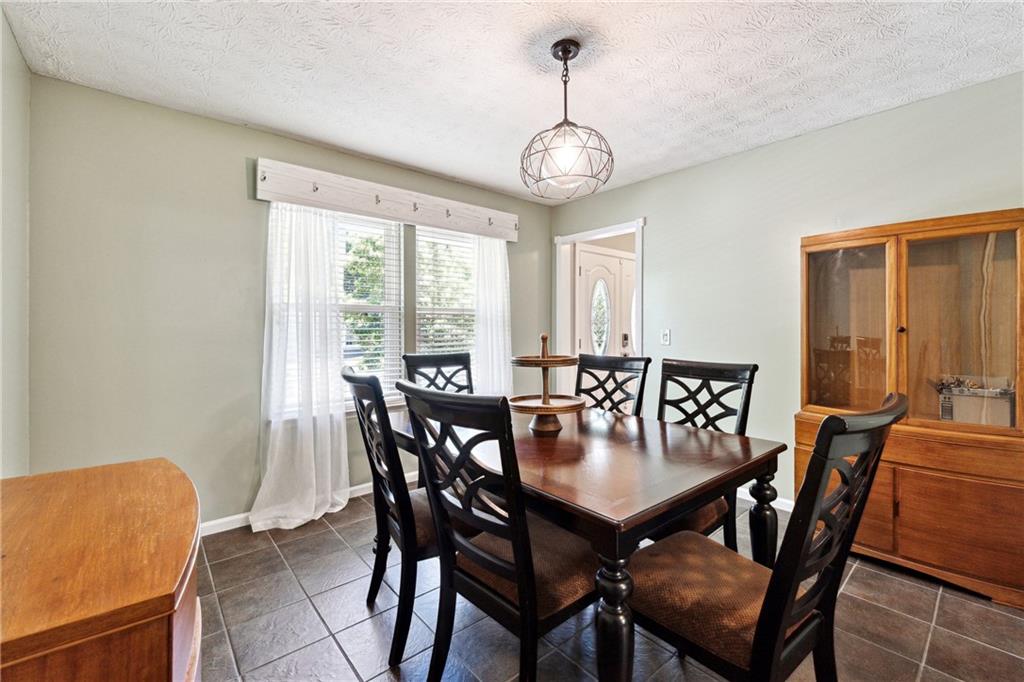 4031 E Meadow Drive, Duluth, Georgia image 6