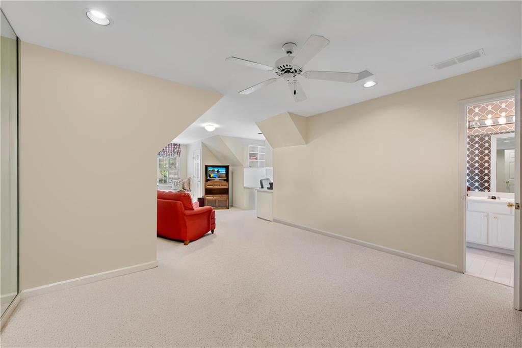 LAFAYETTE SQUARE - Residential