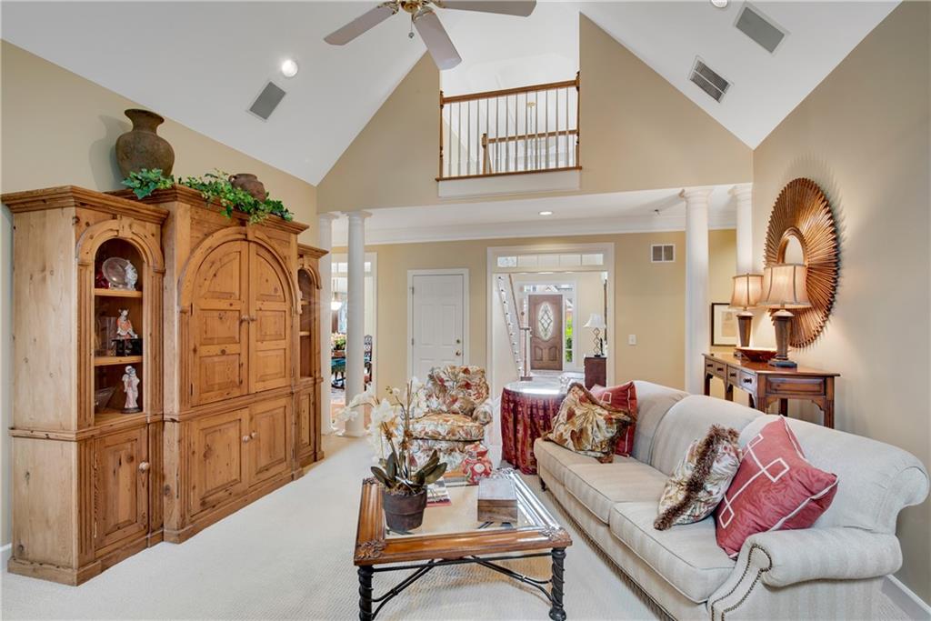 LAFAYETTE SQUARE - Residential