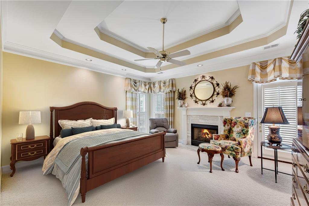LAFAYETTE SQUARE - Residential