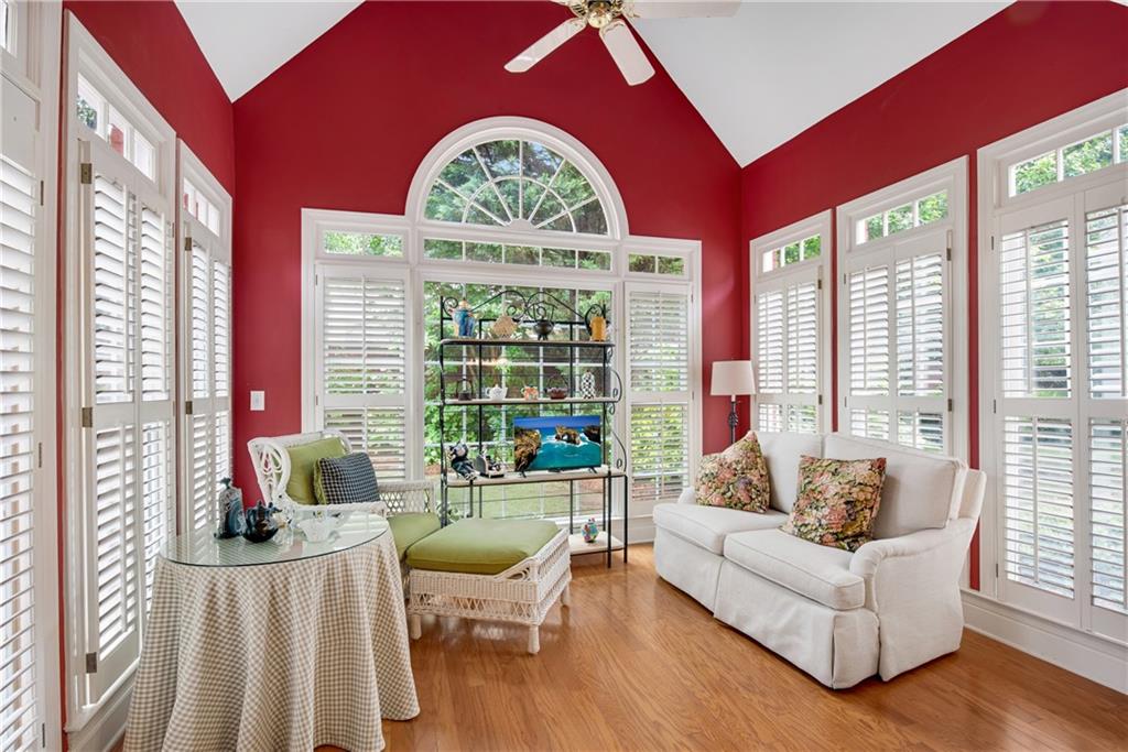 LAFAYETTE SQUARE - Residential