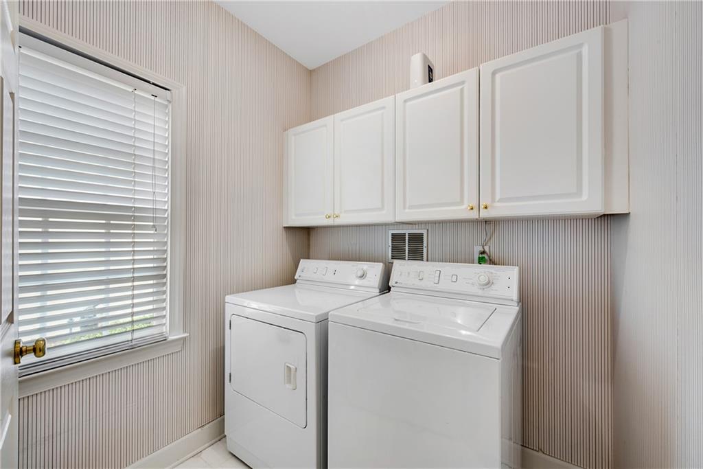 LAFAYETTE SQUARE - Residential