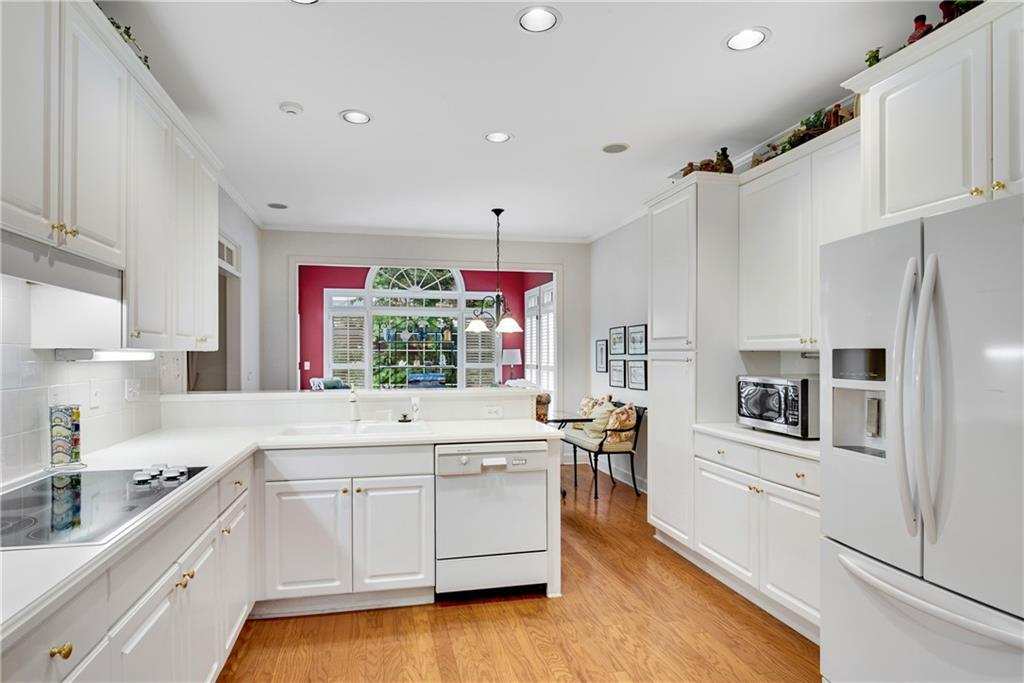 LAFAYETTE SQUARE - Residential