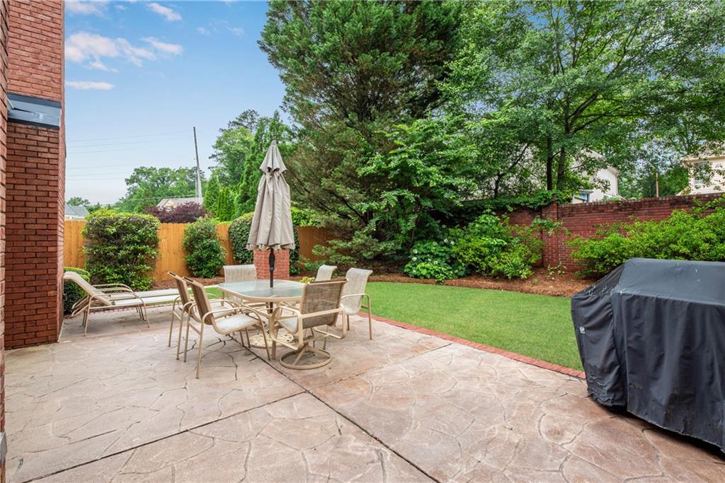 LAFAYETTE SQUARE - Residential