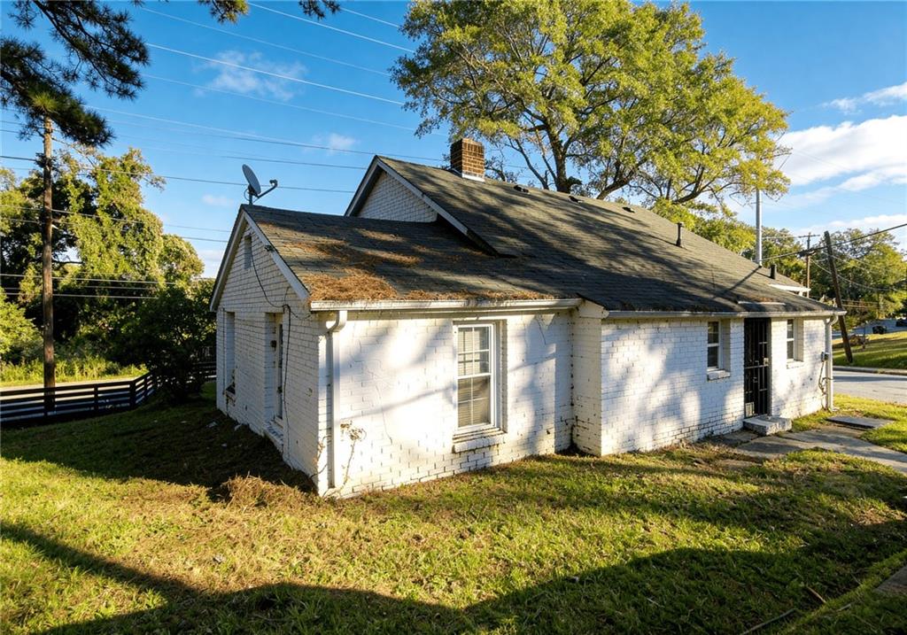 602 W Lake Avenue NW