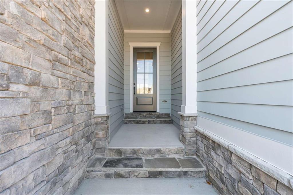 7028 Cottage Grove Drive, Flowery Branch, Georgia image 3