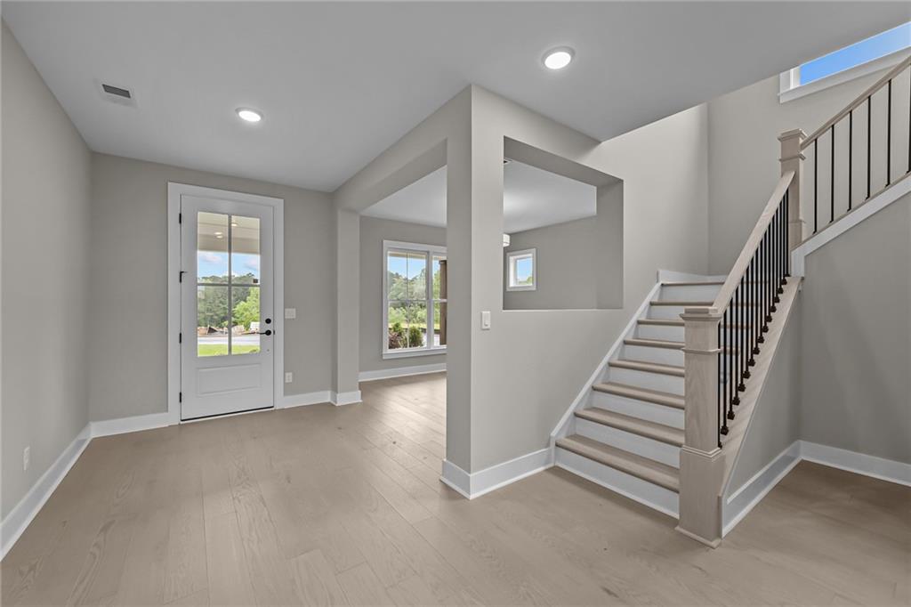 444 Lower Shoreline Ct SW