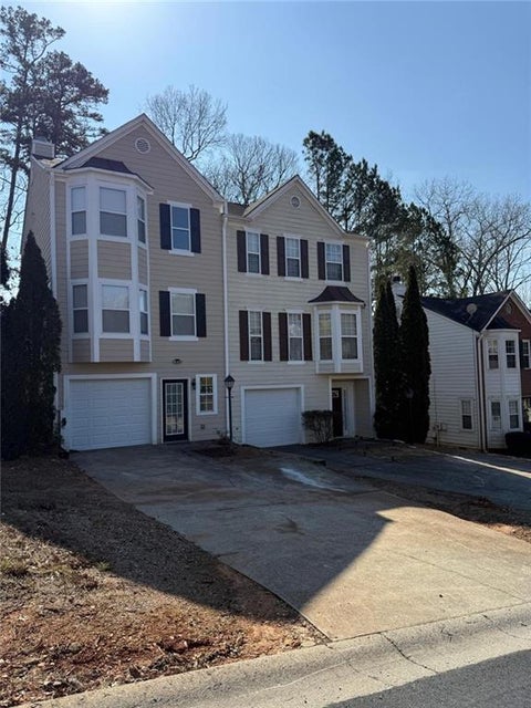 Townhouse For Sale - 2511 Thorngate Drive<br/> Acworth, GA 30101