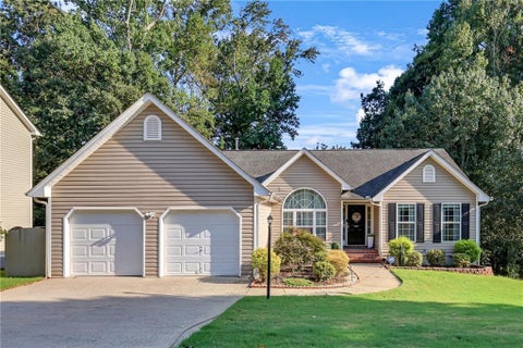 Homes For Sale - 225 Dunagan Drive<br/> Lawrenceville, GA 30045