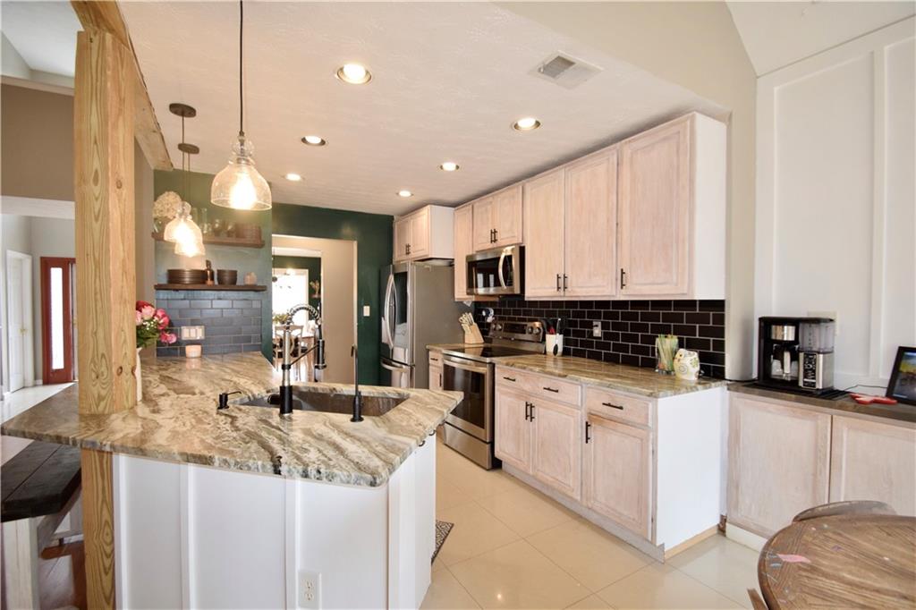 7339 Litany Court, Flowery Branch, Georgia image 7