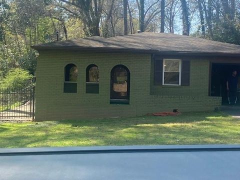 Homes For Sale - 2003 W Starmount Way<br/> Decatur, GA 30032