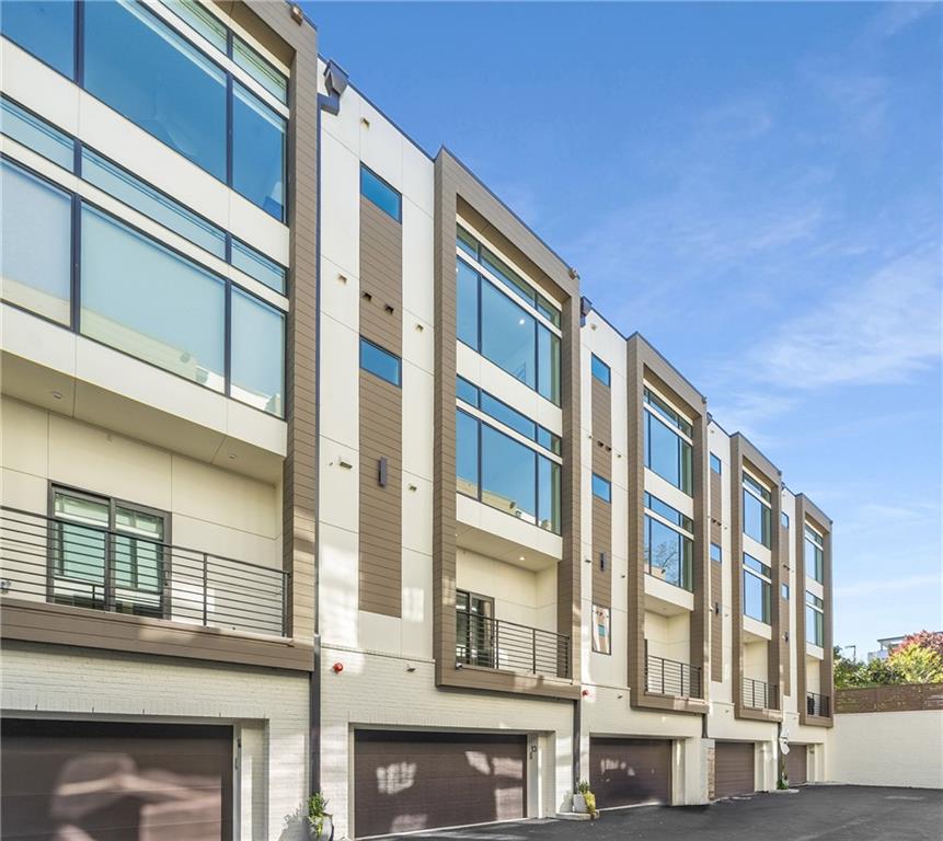 1099 North Avenue NE 12