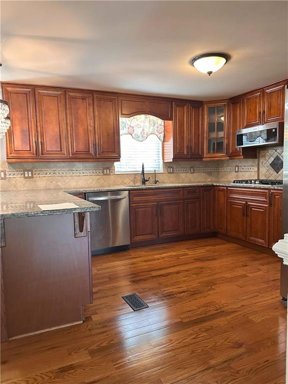 1055 Worthington Hills Drive, Roswell, Georgia image 6