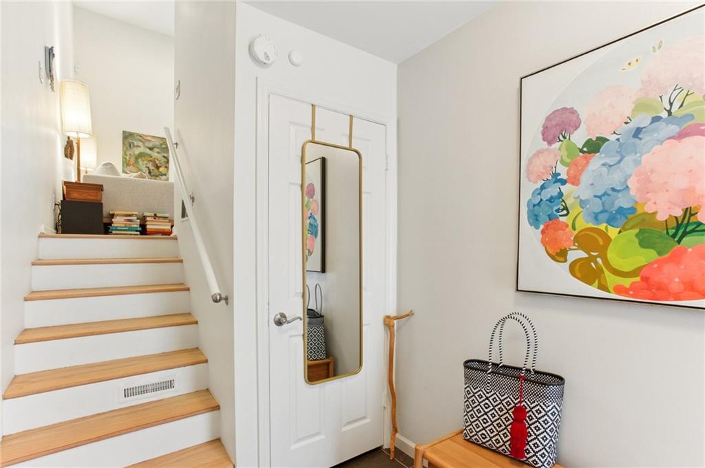 835 Glendale Terrace NE 2